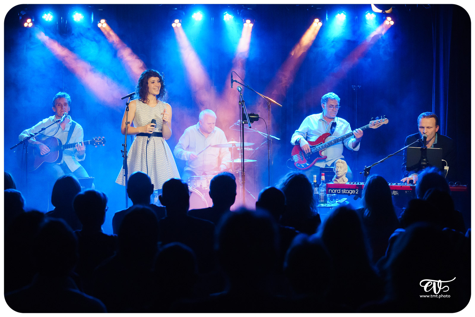 SERGE, ELEGANCE ACOUSTIQUE